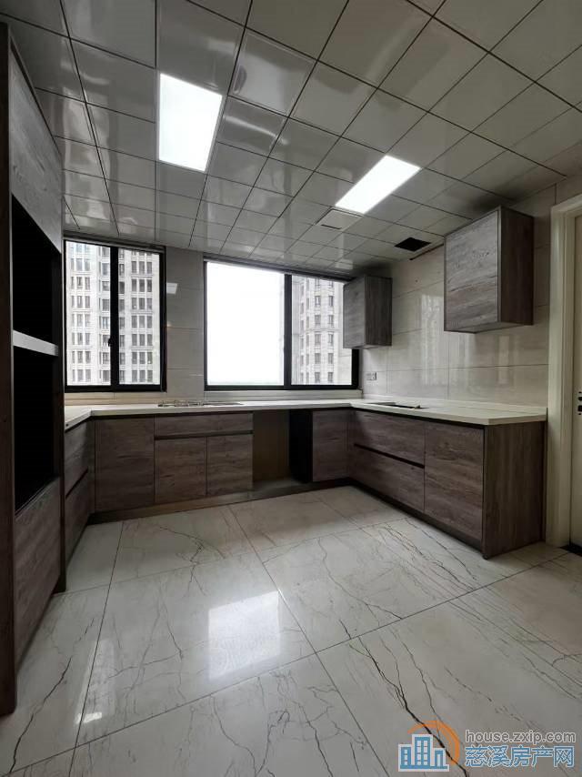 华润凯旋门220平地暖品牌家电