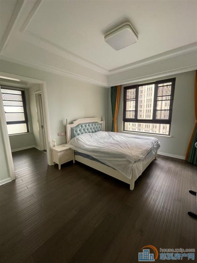 华润凯旋门220平地暖品牌家电家具全送