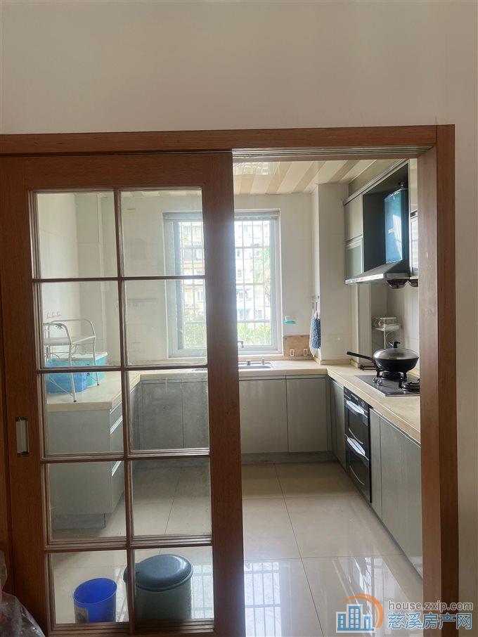 彩虹家园170平精装四室送车库150万