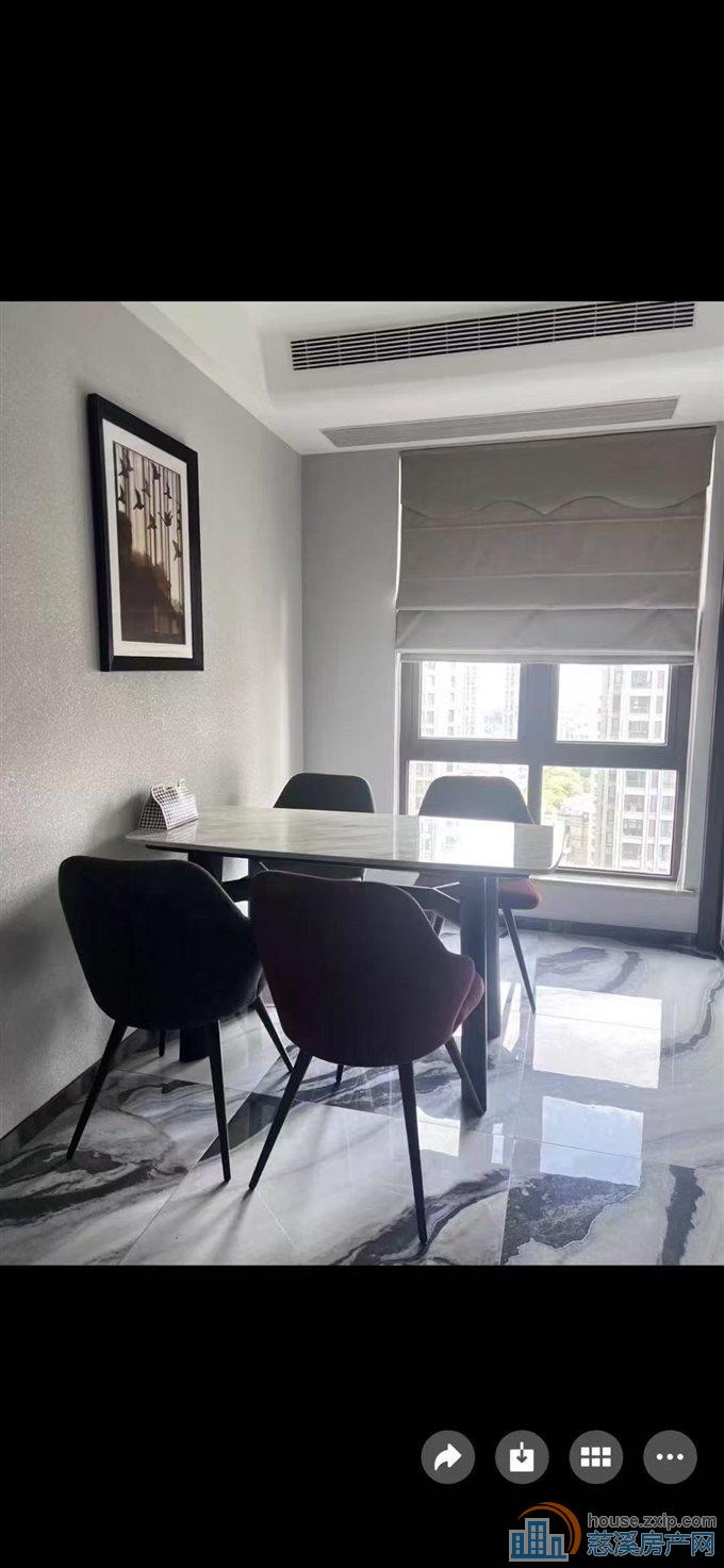 嘉景园120平精装带车位储藏间2年到