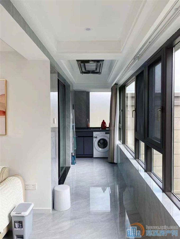 誉林府 三室两厅两卫全新精装