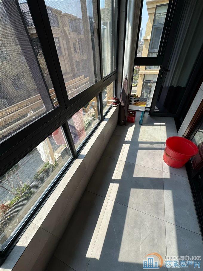 中梁泊景庭159平298万上叠大露台