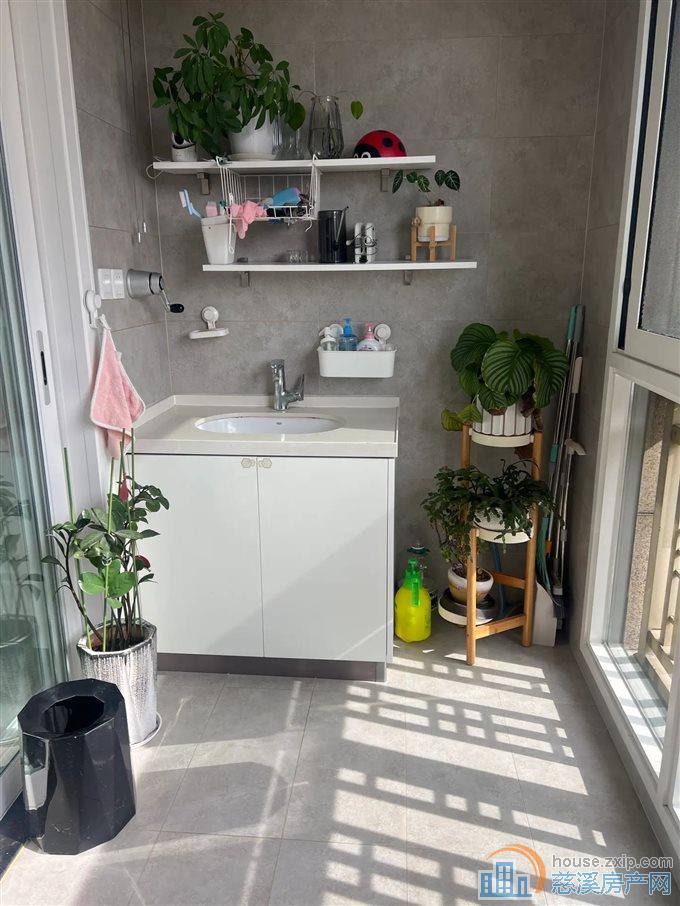 美域花苑 精装 全屋地暖 带车位 实验