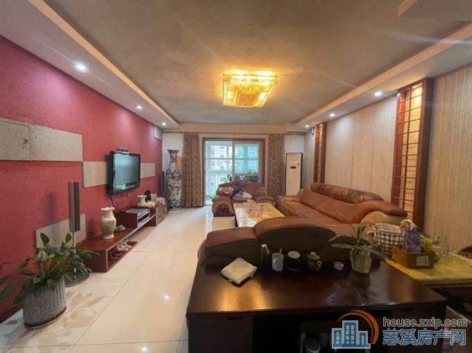 东方明珠 205平 205万 精装带车位