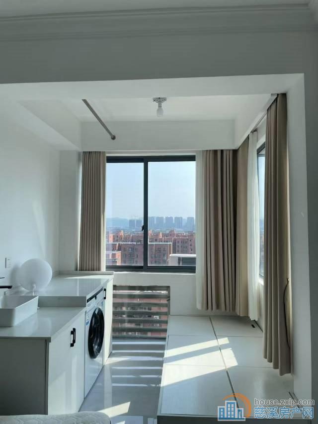 双和家苑二期61平95万中间层边套精装