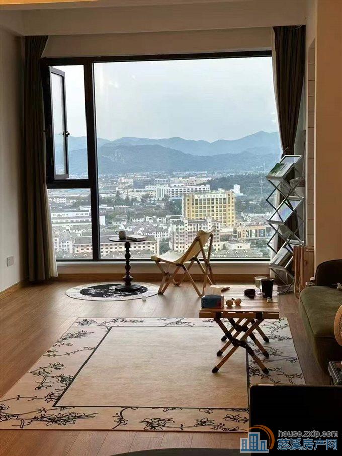 阳光城3室两厅3700包物业