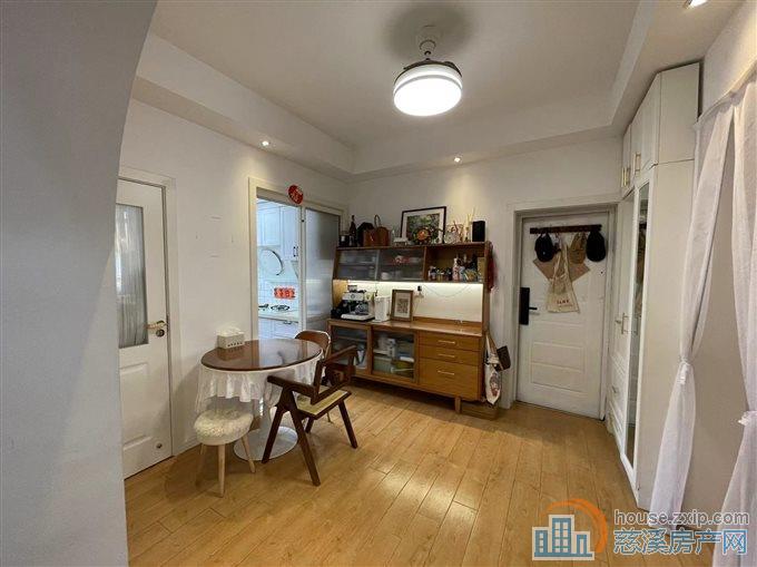 出售：三小XQ房楼家新村精装修