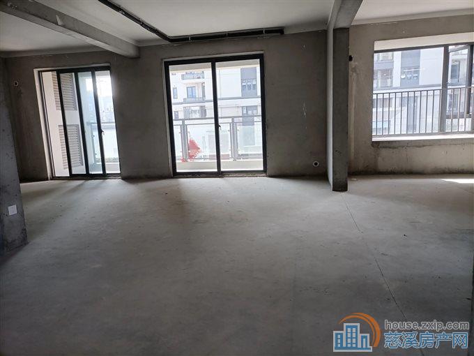 悦翠云庭 毛坯119平方140万房票可用