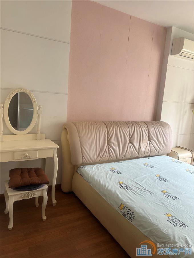 彩虹家园170平精装四室送车库150万