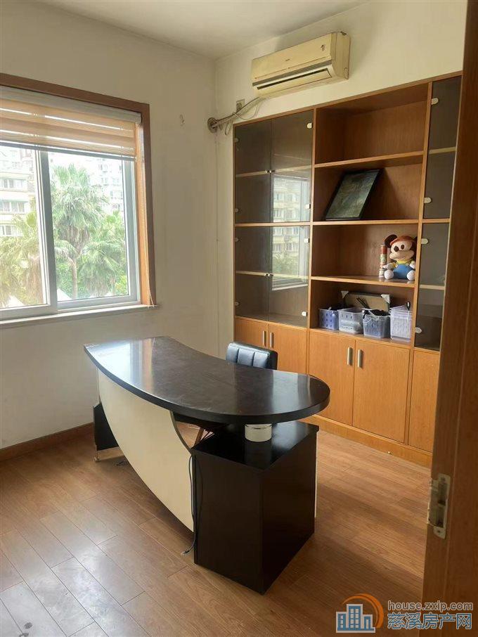 彩虹家园170平精装四室送车库150万