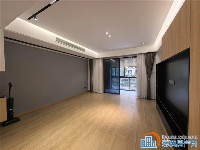 界牌新村洋房，140平228万，全新装修