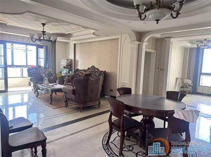 捡漏保利二期196平精装带车位236万