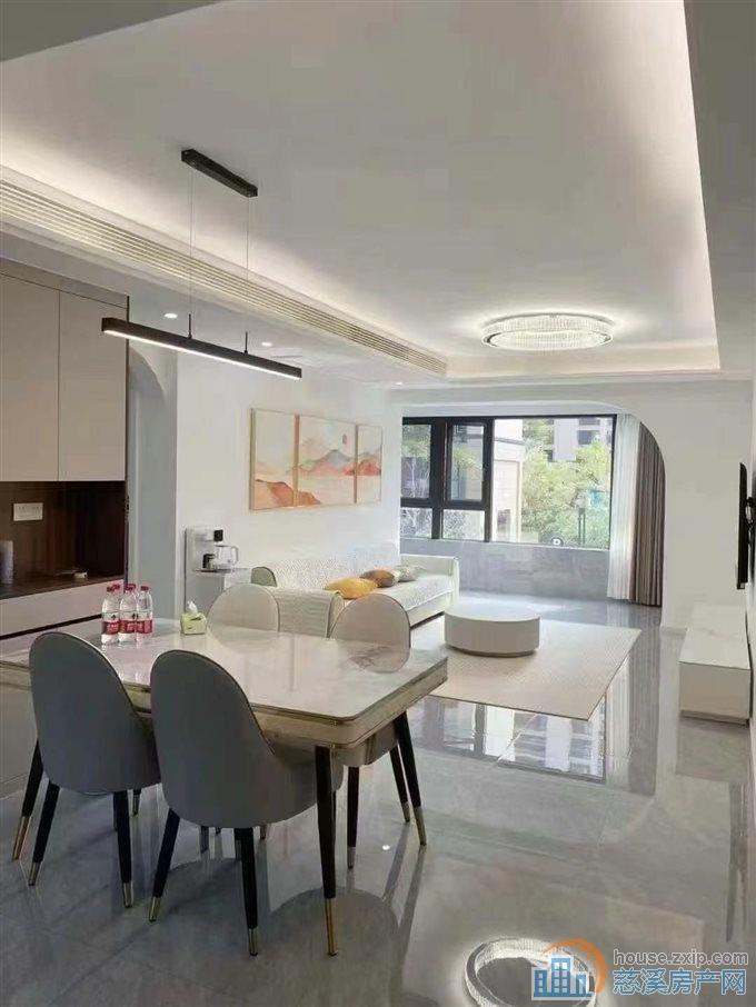 誉林府114方三室两厅两卫全新精装