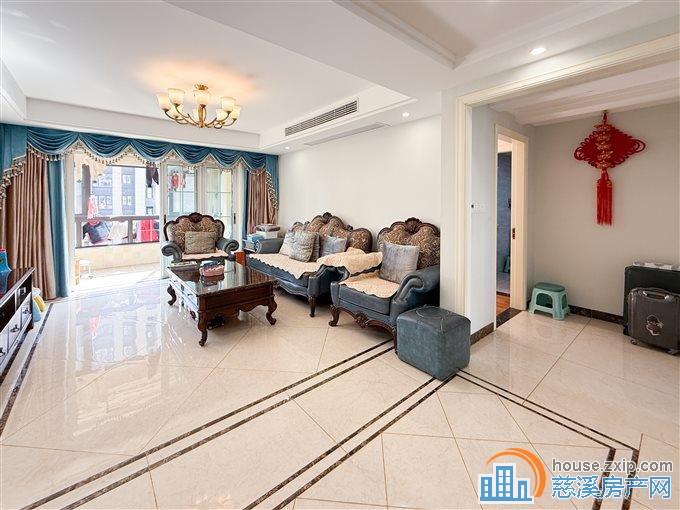 金仕华庭 精装修 带车位 文锦书包房