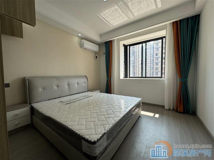 明月佳苑精装带车位杂物间 楼层好