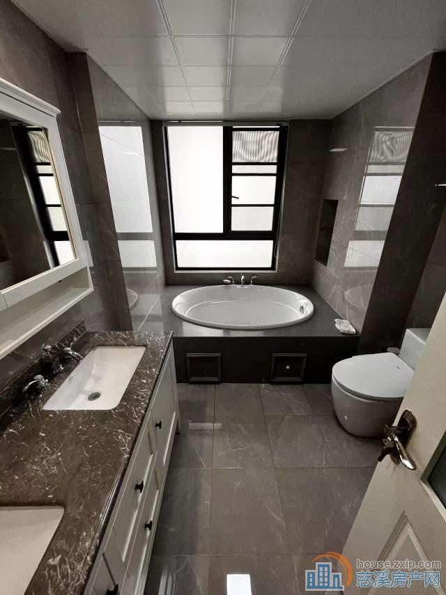 华润凯旋门220平地暖品牌家电