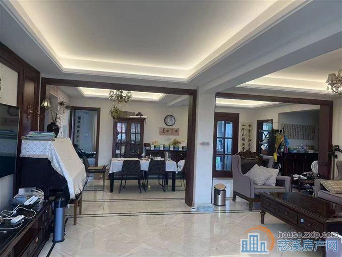 孙塘新村5楼带阁楼151平精装新