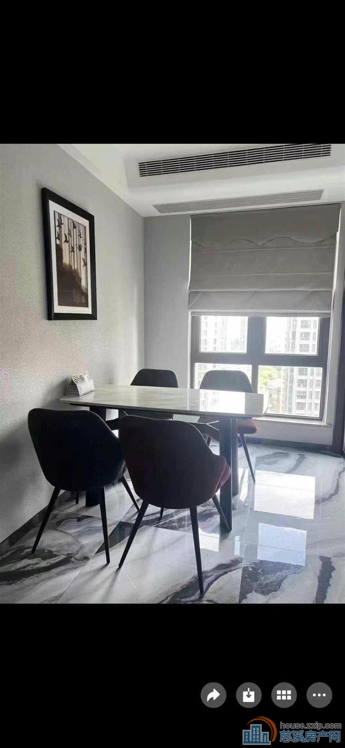 嘉景园119.9平两室两厅两卫162万