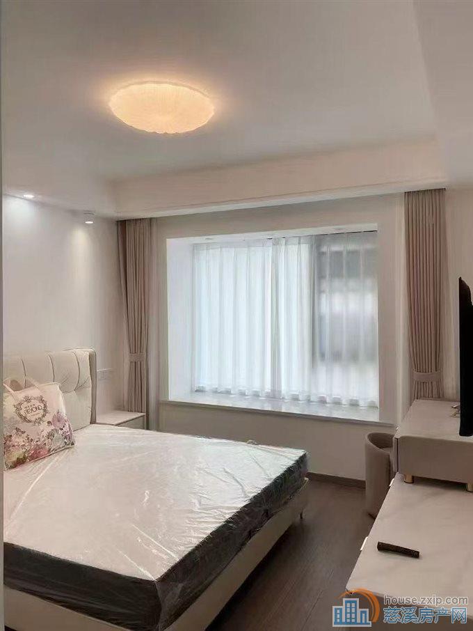 实验上林誉林府114方全新精装满2年