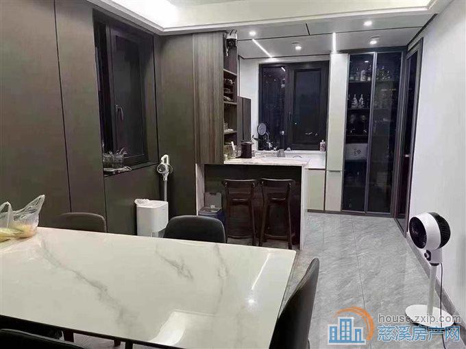 青樾府143平朝南四间好楼层双车位