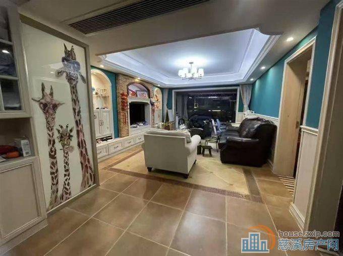 金仕华庭142平边套276.8万车位