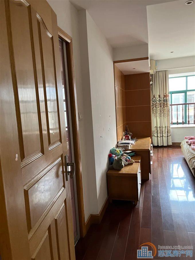 东方明珠170平195万精装修双车位