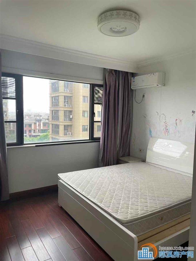 急卖白金湾136.6平精装130万一口价