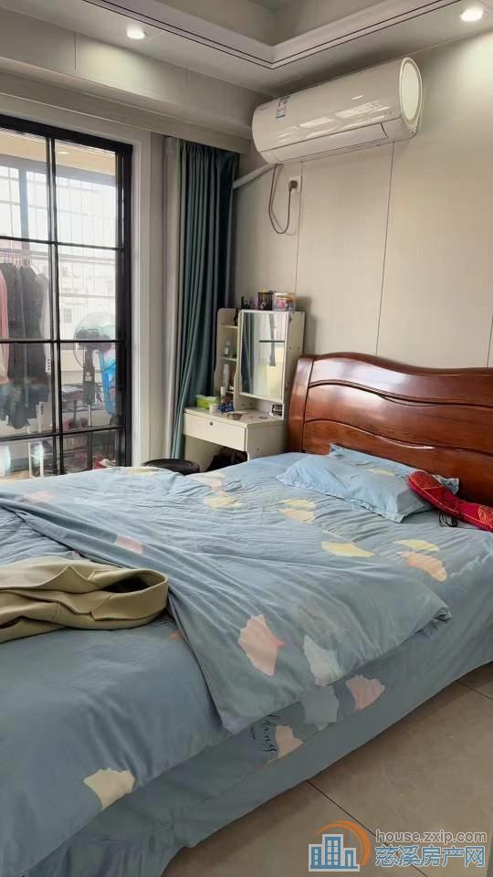 金山新村老婆大人附近5楼60平75.8万