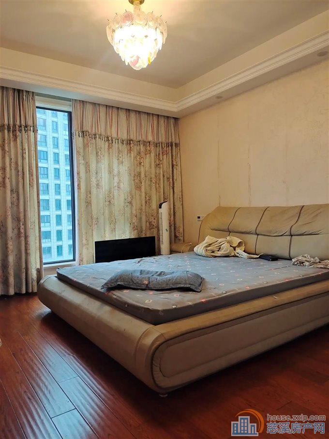 恒泰嘉景园156平225万市中心地段