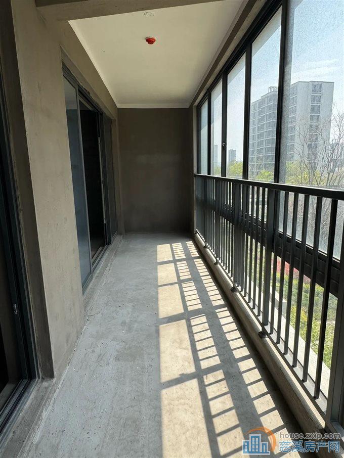 碧桂园泊蔚里  四开间朝南 带车位 