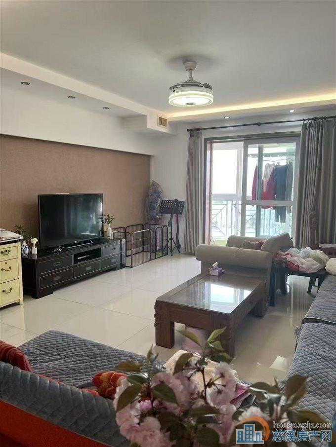 捡漏东方明珠136平带车位好楼层精装