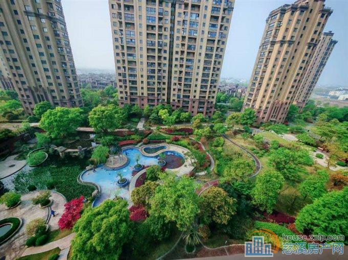 白金湾137平中高楼层精装156万