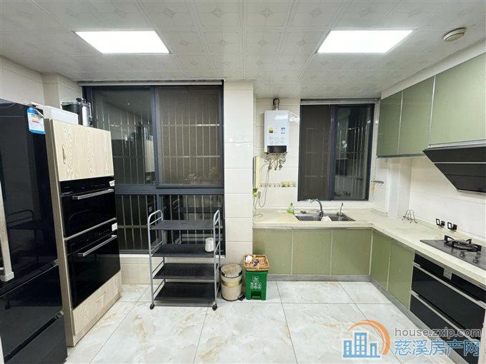  界牌新村132平170万带车位楼层好