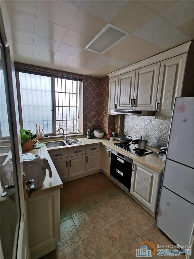 丽都苑电梯房三室二厅两卫精装修3100