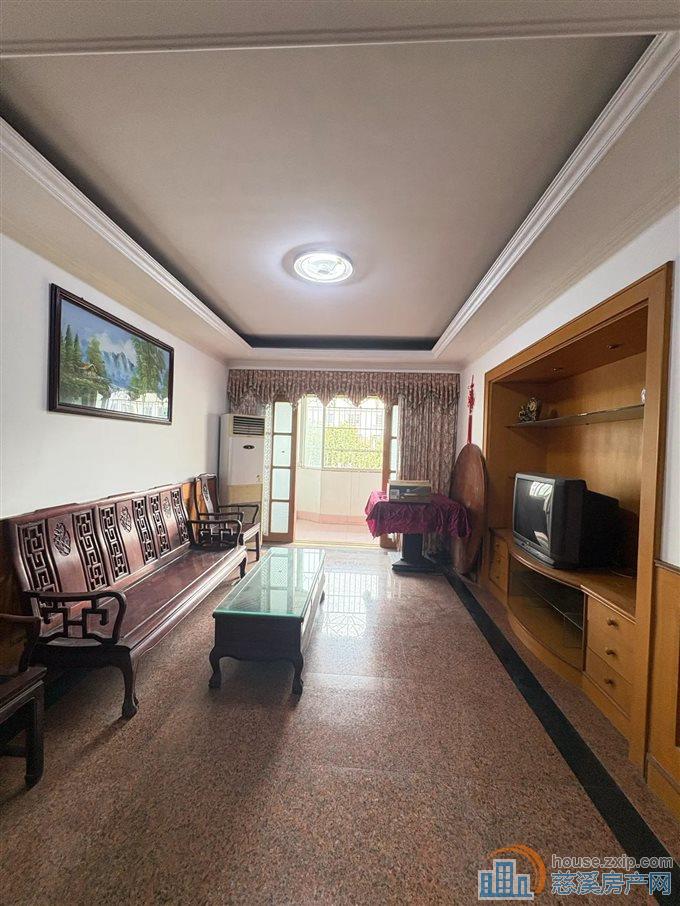 白云公寓 老精装115平方108万