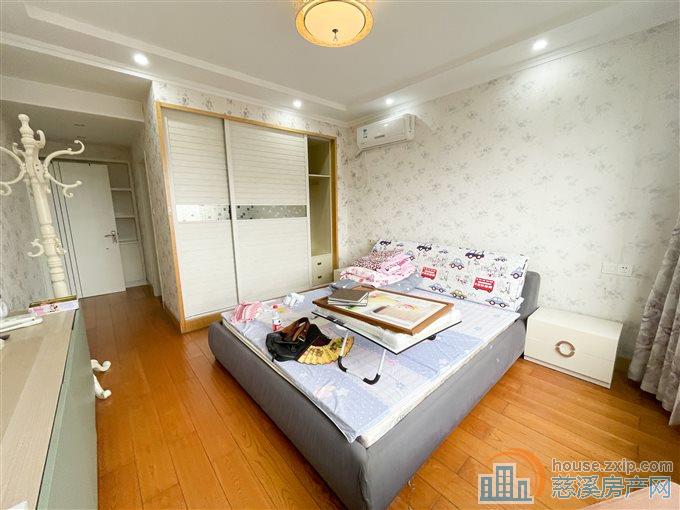 白金湾 精装136平138.8万黄金楼层