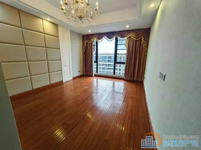 绿城诚园132平边套3室168.8万