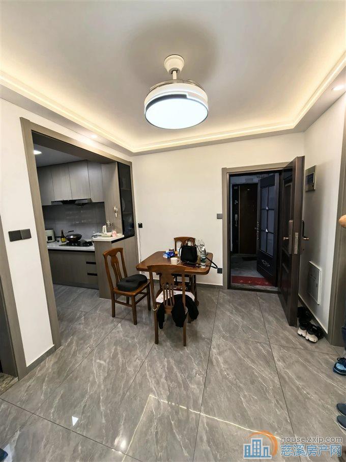 城东新村69平118万精装挺好4楼