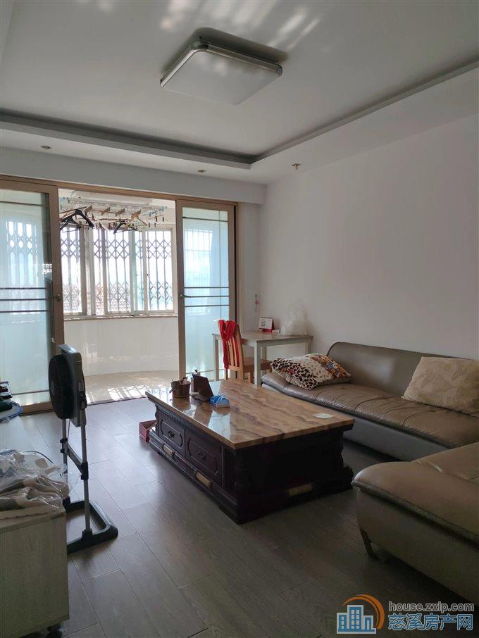 东兴苑南区137平145万带车位