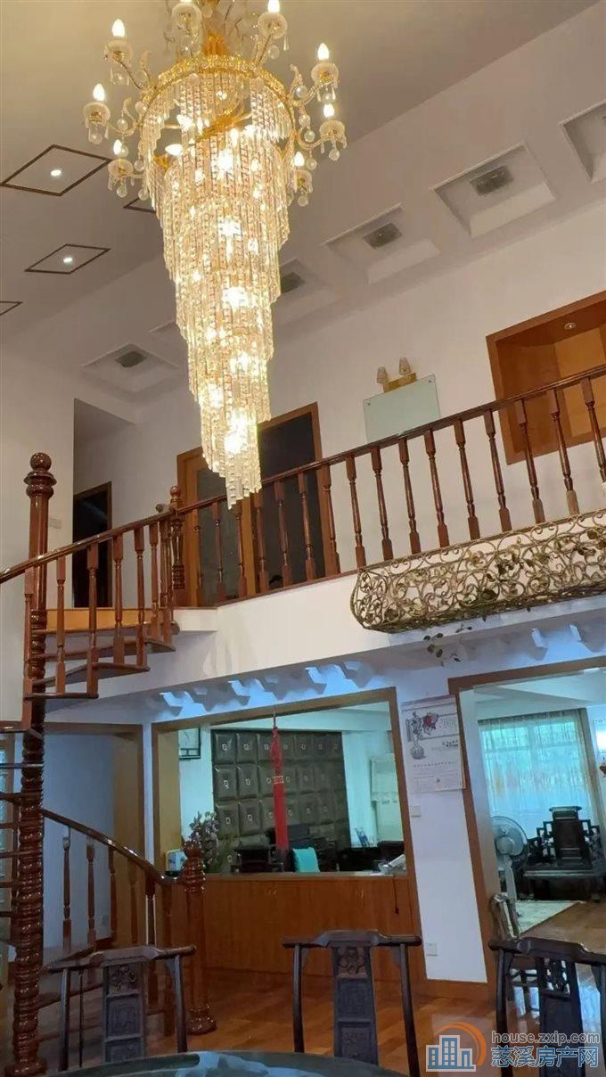 金东北苑   朝南四间  上下阳台