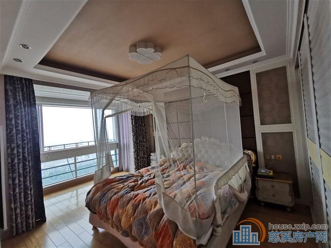 丽都苑电梯房三室二厅两卫精装修3100