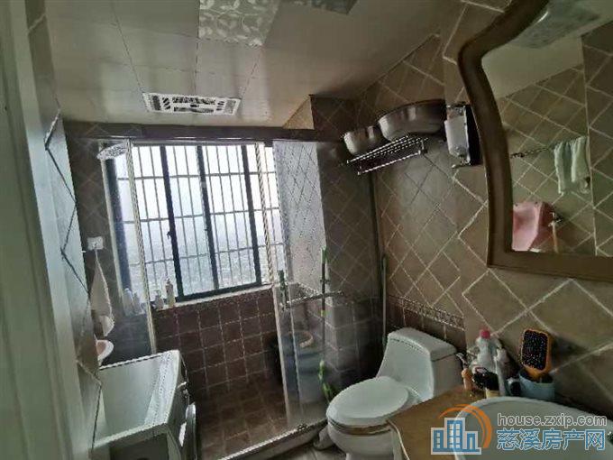 丽都苑电梯房三室二厅两卫精装修3100