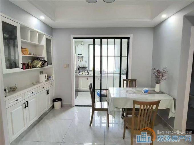 白彭小区双桥苑110平精装120万