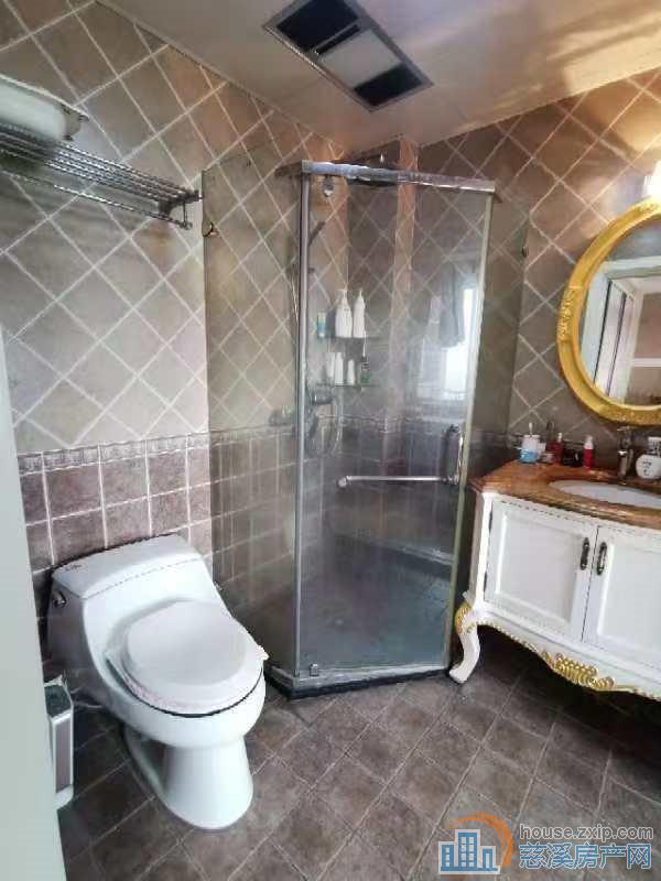 丽都苑电梯房三室二厅两卫精装修3100