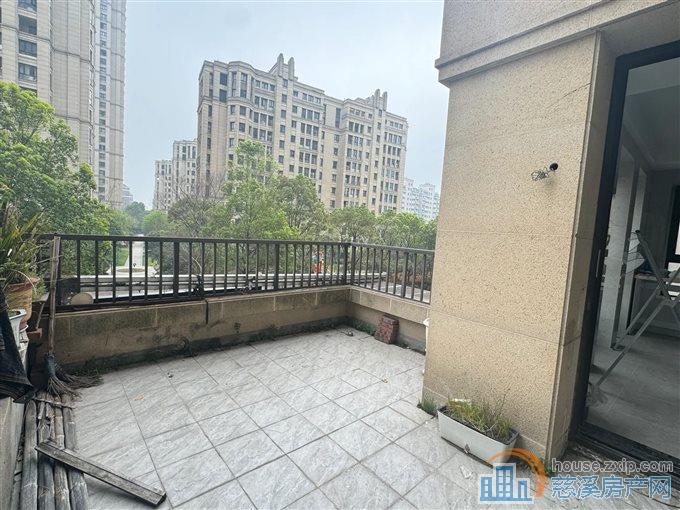 捡漏 华润凯旋门精装好没住过 带露台