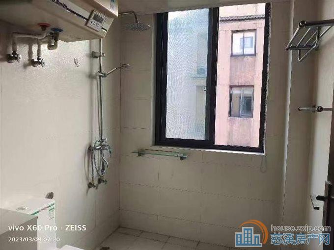 百合家园4楼90平+储藏间精装修拎包入住