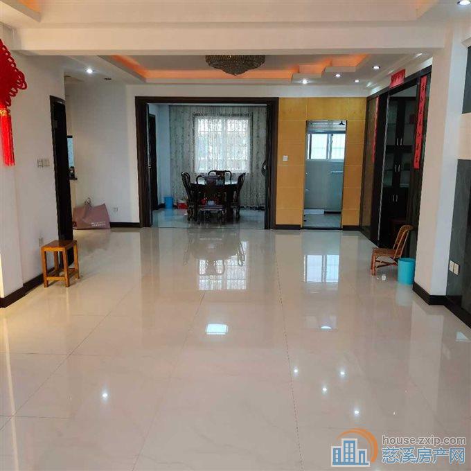 大通二期3楼198平精装车库朝南190万