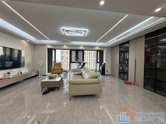 阳光城翡丽湾  豪装  黄金楼层 送双车
