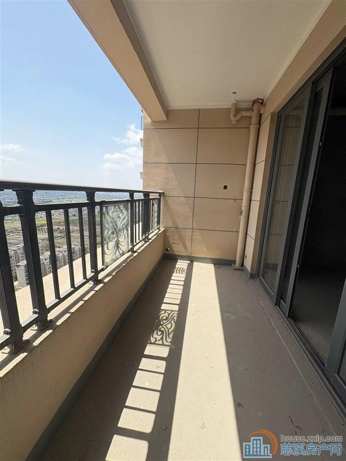 余姚恒大河悦府  全新毛坯 视野开阔