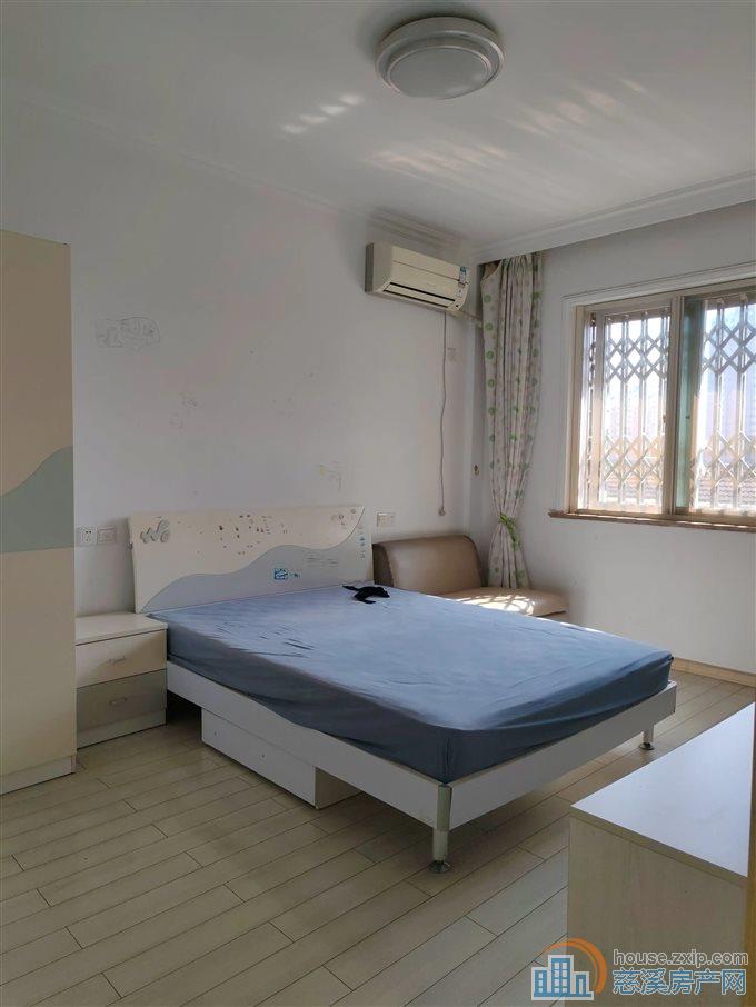 东兴苑南区137平145万带车位